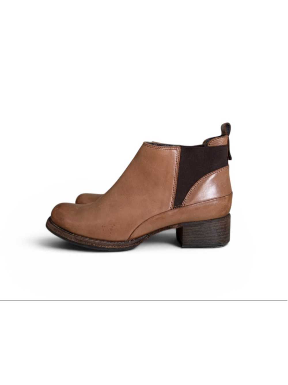 Clarks Women’s Monica Pearl Cognac Brown Leather Chelsea Ankle Booties Size 8 - Picture 2 of 8